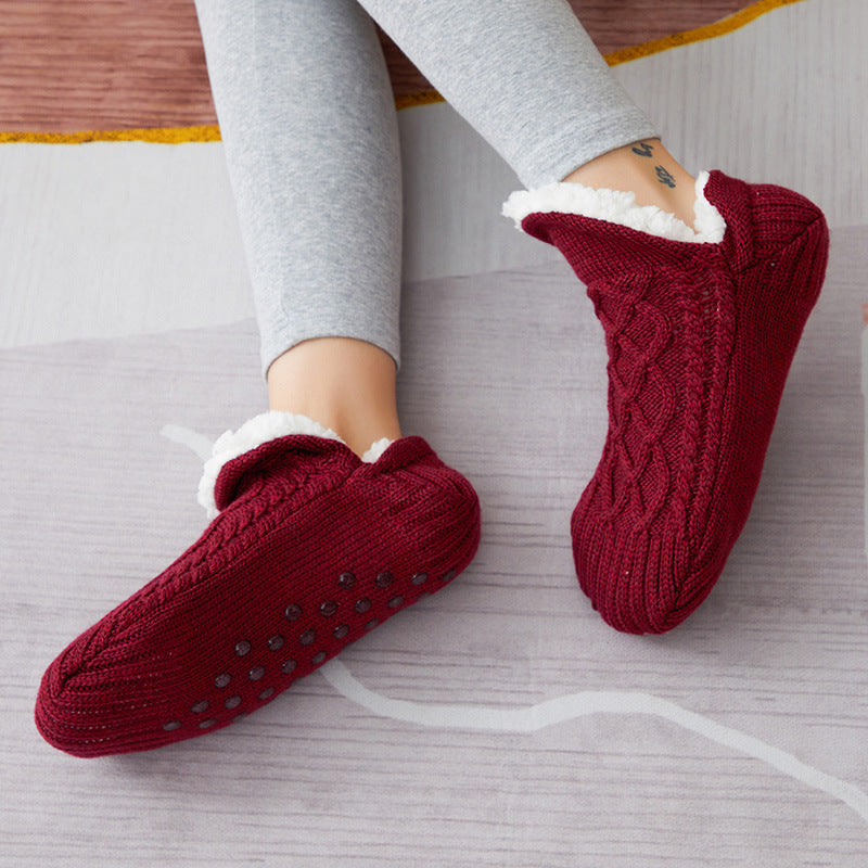 Cable knit slipper socks with sherpa lining